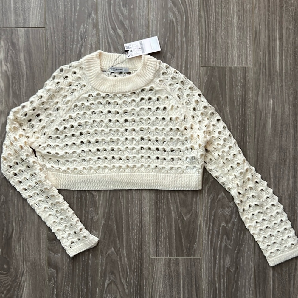 Stradivarius cropped sweater size S brand new
